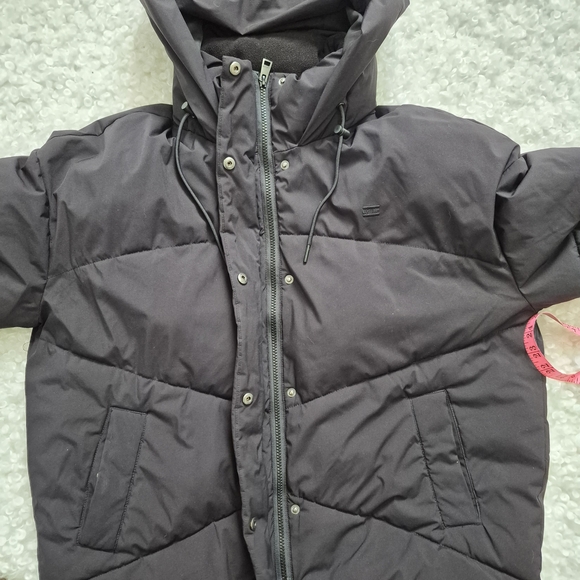 Levi's Black Hooded Puffer Jacket L Matte Finish Warm Munimal Streetwear Y2K - Picture 9 of 13
